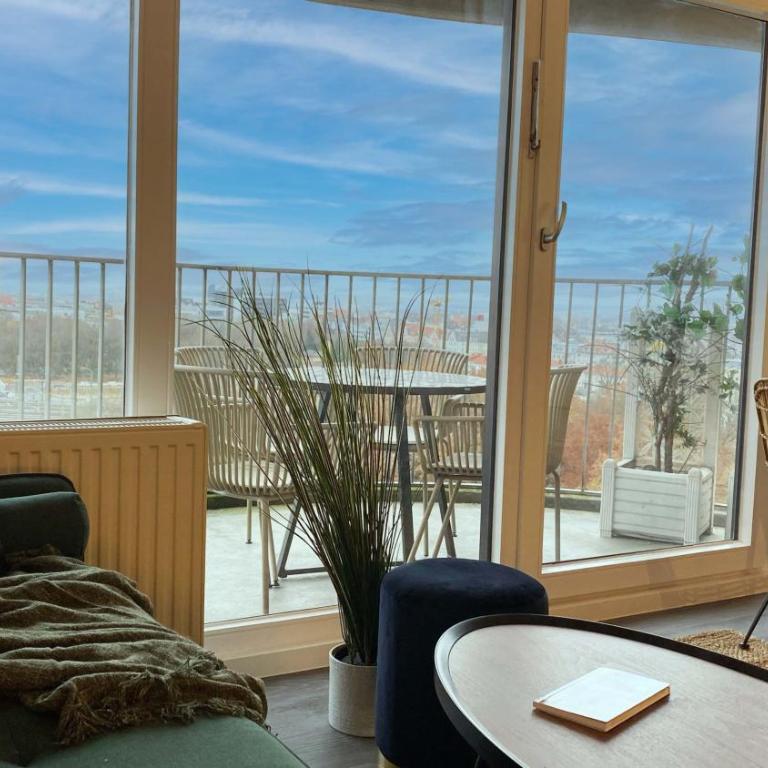 Arbio I Balcony Apartments Augsburg - Deluxe Studio mit Balkon und Stadtblick - 2