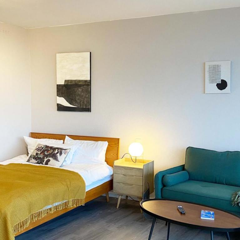 Arbio I Balcony Apartments Augsburg - Deluxe Studio mit Balkon und Stadtblick - 3