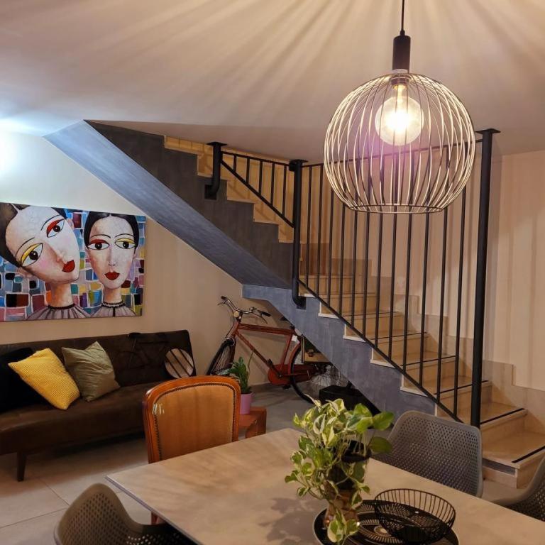 INDUSTRY HOME - Appartamento con 2 Camere da Letto - 2