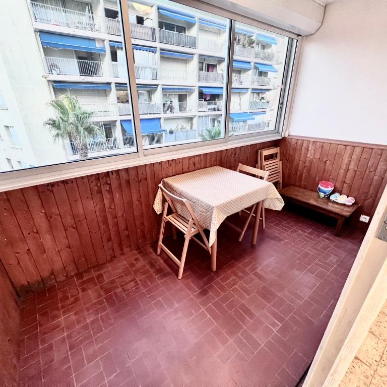 Bel appartement 2 pièces - Appartement 1 Chambre - 2