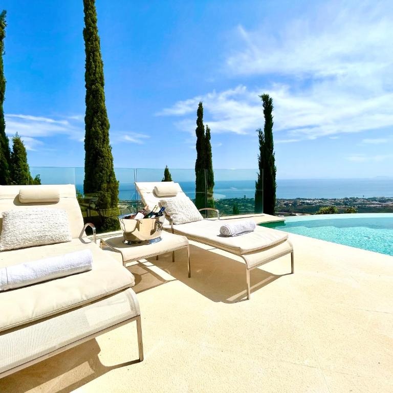 Luxury Sea View Villa in Marbella - Villa - 22