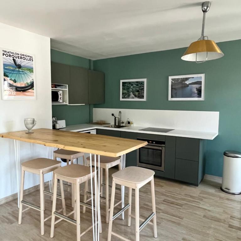 CassisCentre-pour famille-piscine plage - 4pers - Apartment mit 2 Schlafzimmern und Balkon - 6