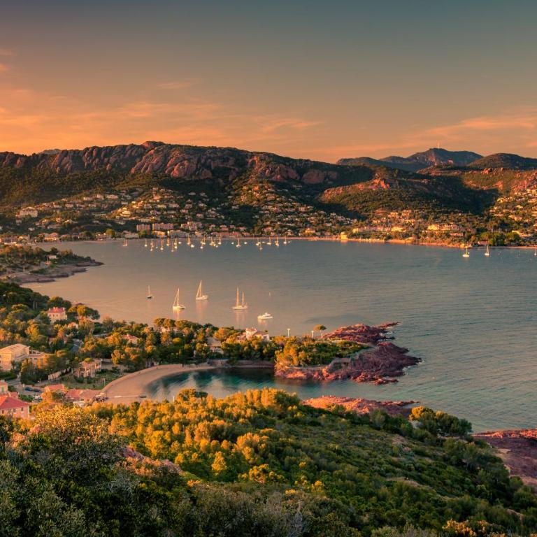 Agay Cap Esterel Le Hameau F2 Clim plein sud dernier etage Magnifique vue mer - Appartement 1 Chambre - 22