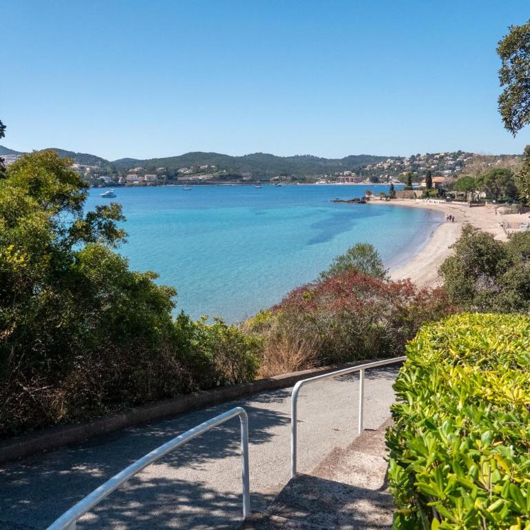 Agay Cap Esterel Le Hameau F2 Clim plein sud dernier etage Magnifique vue mer - Appartement 1 Chambre - 34