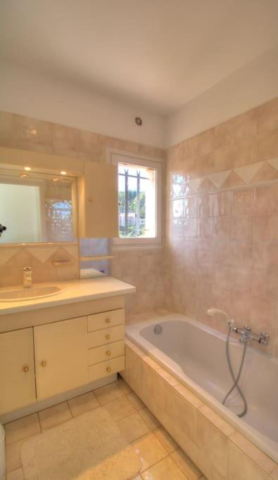 Villa provençale aux Issambres avec vue sur le golfe St Tropez - Villa - Vue sur Mer - 20