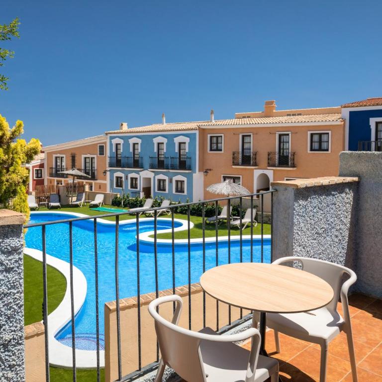 Occidental Pueblo Acantilado - Habitación Doble Superior con vistas a la piscina - 1 o 2 camas - 1