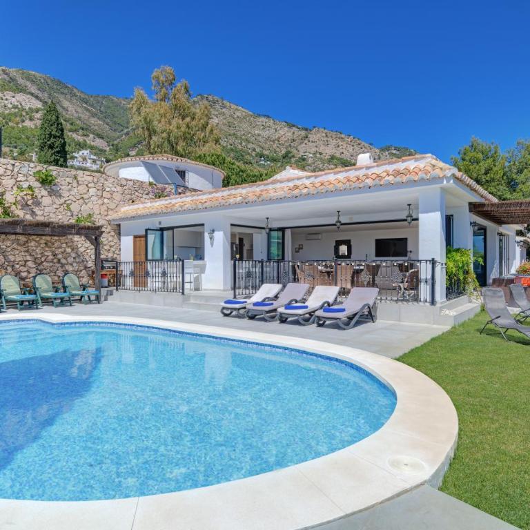 La Escala - 6 bedroom villa with pool - Villa - 3