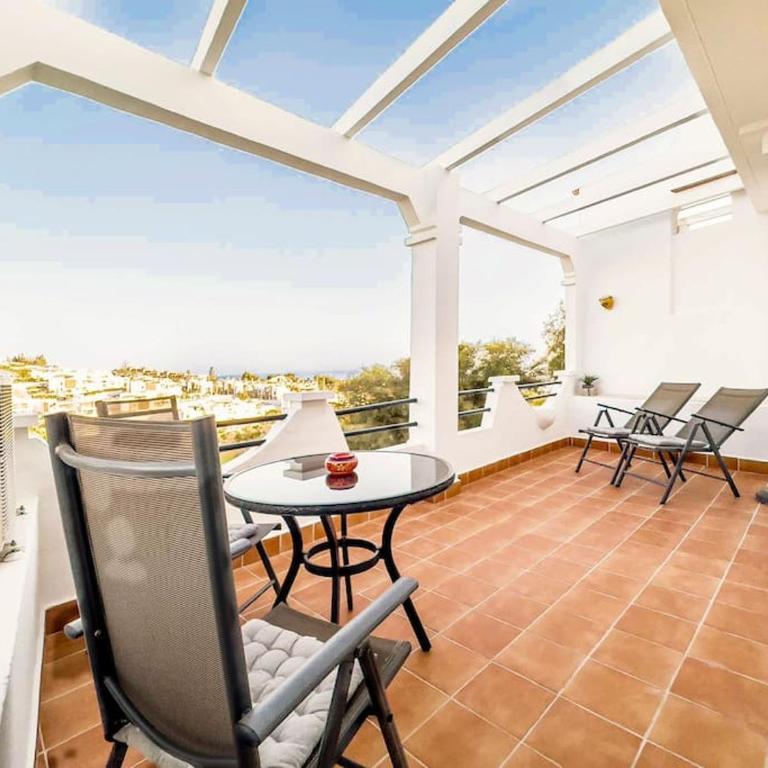 97-Townhouse With Roof Terrace & Views, Marbella - Two-Bedroom Apartment - 3
