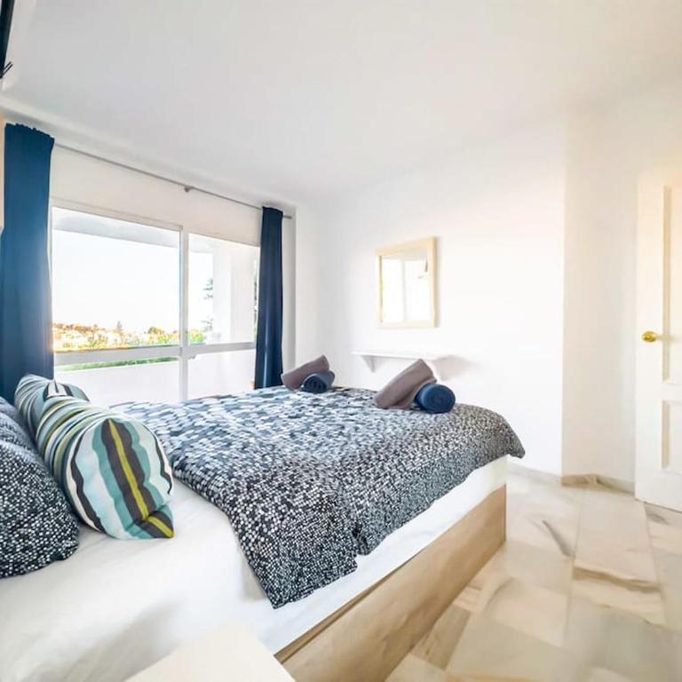 97-Townhouse With Roof Terrace & Views, Marbella - Two-Bedroom Apartment - 14