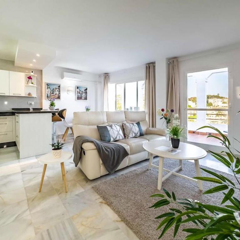 97-Townhouse With Roof Terrace & Views, Marbella - Two-Bedroom Apartment - 5