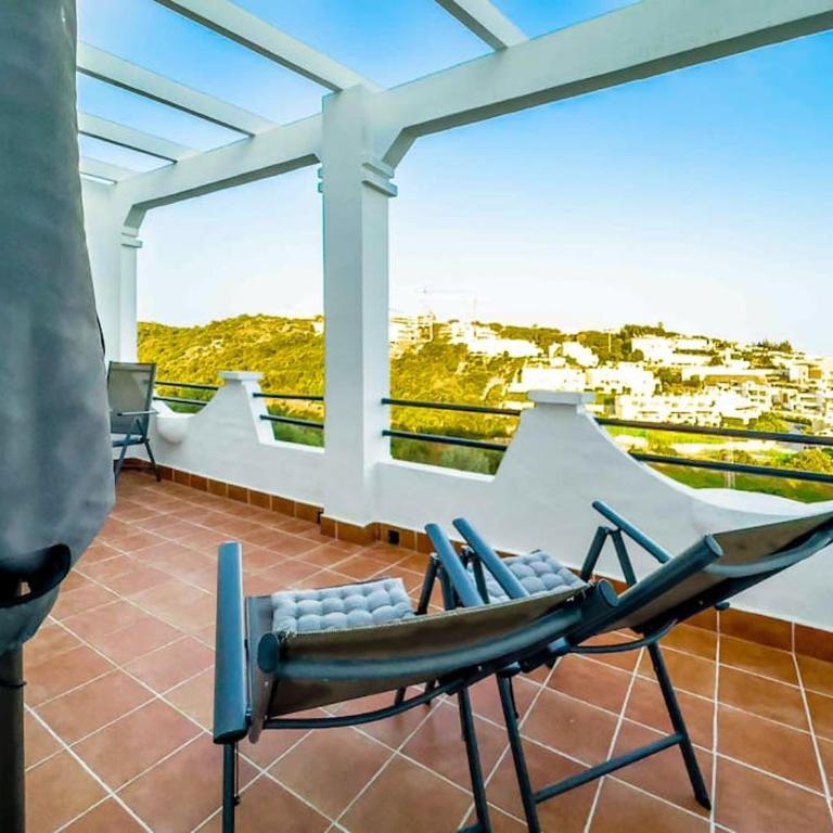 97-Townhouse With Roof Terrace & Views, Marbella - Two-Bedroom Apartment - 25