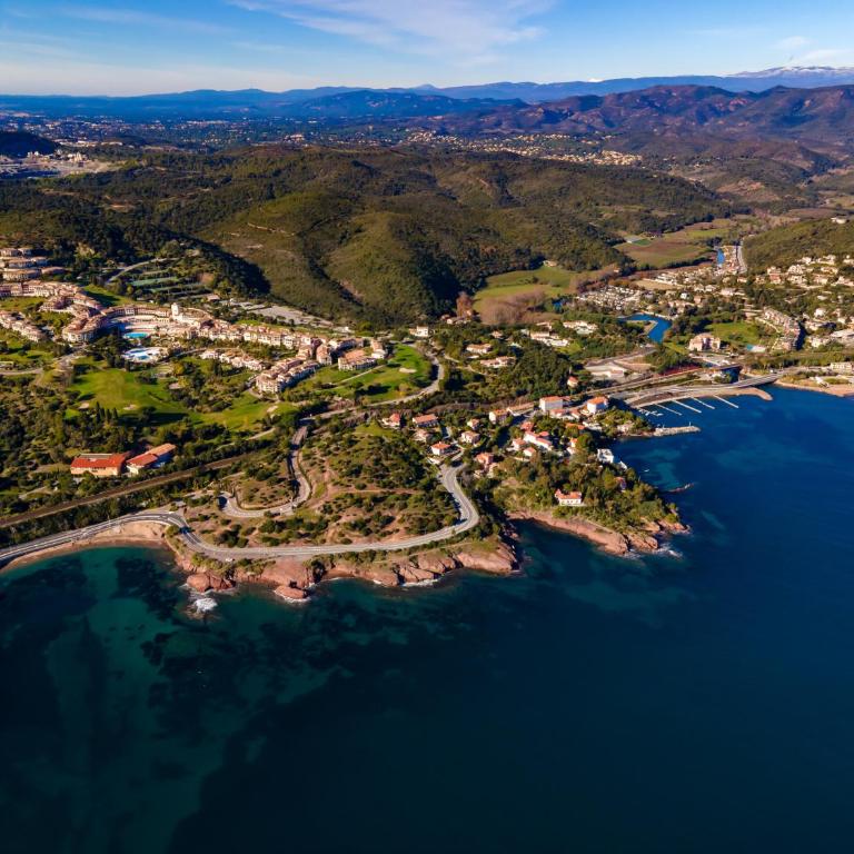 Agay Cap Esterel Village Allée Fleurs - F2 Clim vue golf et mer - Grande terrasse plein sud - Appartement 1 Chambre - 37