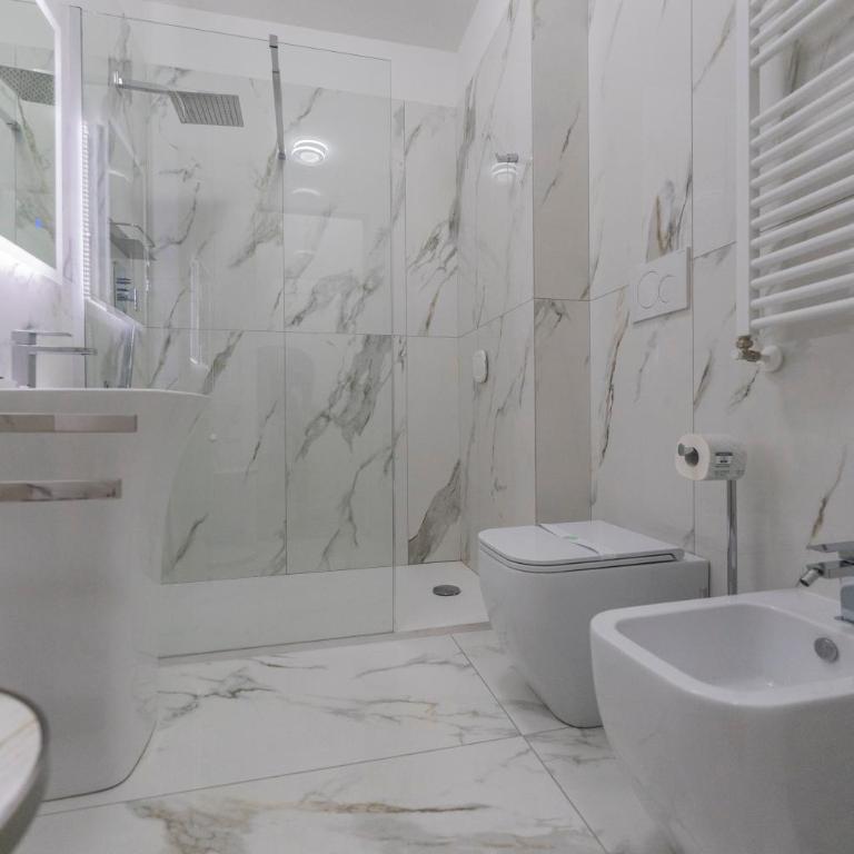Aldrovandi Luxury Suites and Apartment - Deluxe Suite - 6