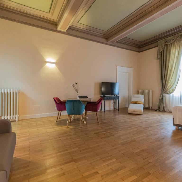 Aldrovandi Luxury Suites and Apartment - Deluxe Suite - 8