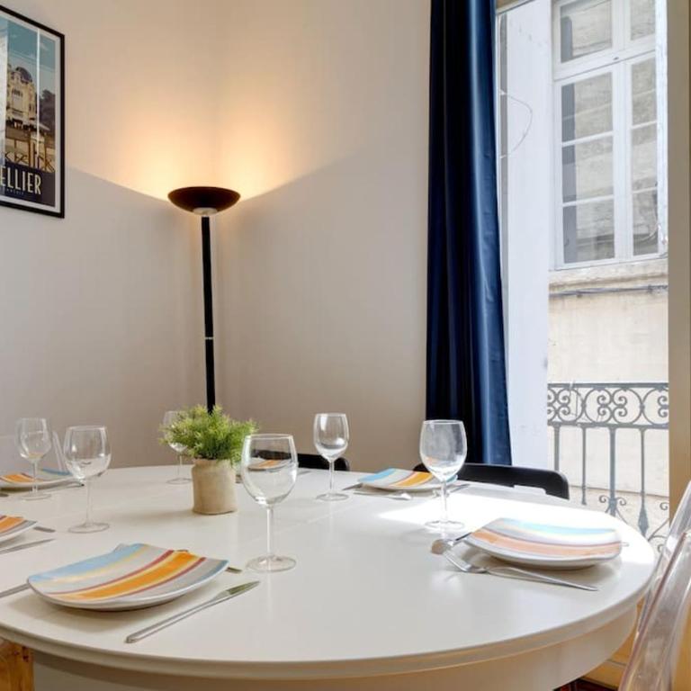 *Appart 2 chambres, Hypercentre, Emplacement N°1* - Appartement 2 Chambres - 12