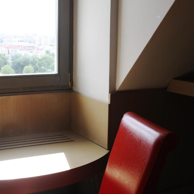Garni Hotel Leopold I - Dvokrevetna Soba sa Bračnim Krevetom/2 Zasebna Kreveta i Pogledom na Reku - 12