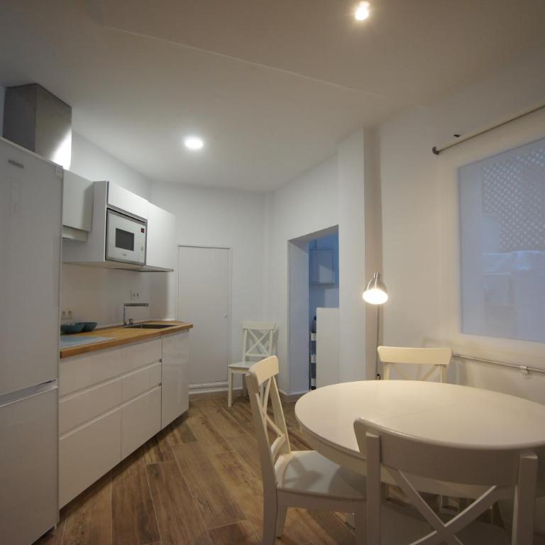 RentalSevilla Espacioso y acogegor apartamento de 3 dormitorios - Apartamento de 3 dormitorios - 12