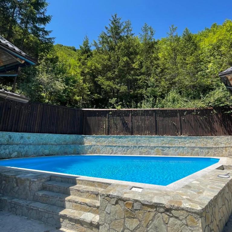 Inas & Lemia Forrest Homes with Outdoor Swimming Pool - Kuća sa 2 Spavaće Sobe - 1