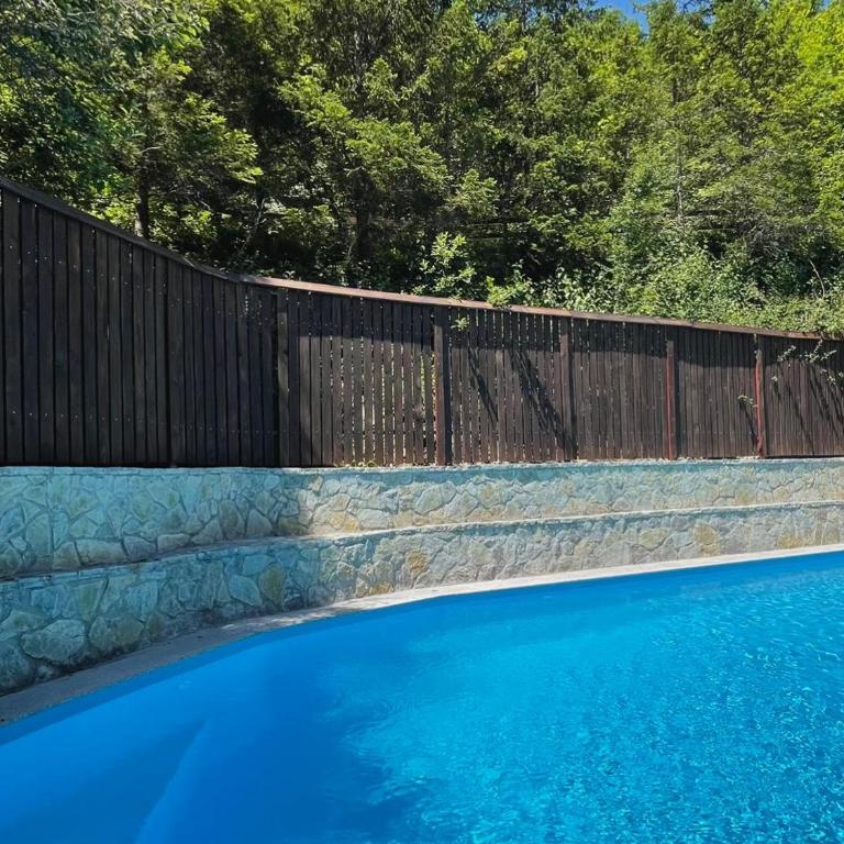 Inas & Lemia Forrest Homes with Outdoor Swimming Pool - Kuća sa 2 Spavaće Sobe - 4