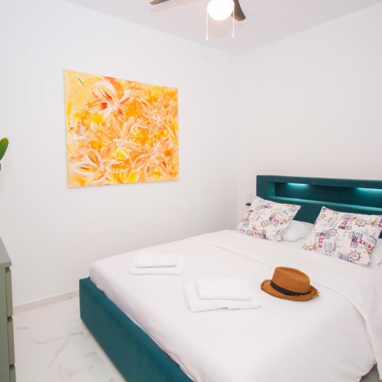 Art Apartments Alicante - Two-Bedroom Apartment - 2