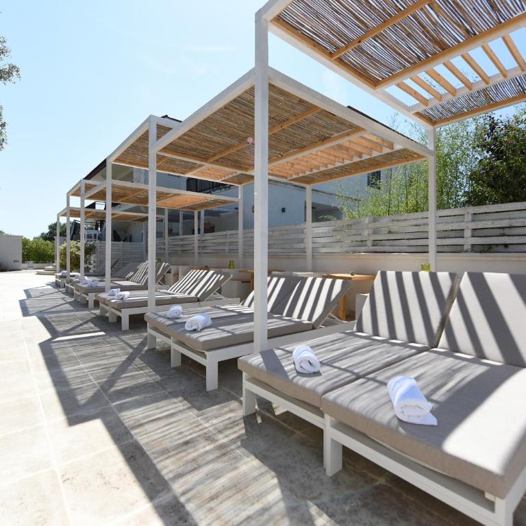 Residenza Il Sole - Camera Matrimoniale Deluxe con Vista Piscina - 5
