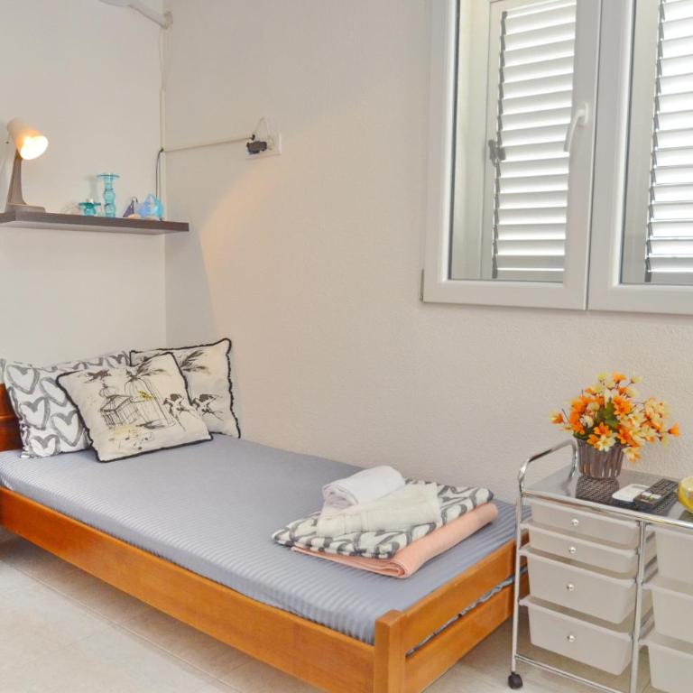 Sun Ray Apartments - Studio with Terrace - 4
