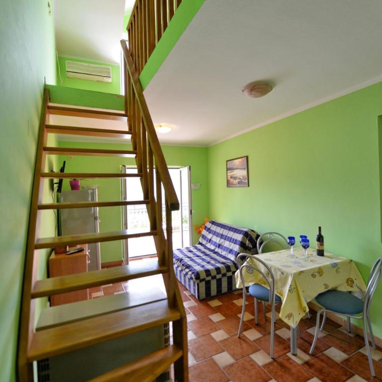 Apartments Goran - Duplex Apartment with Balcony and Sea View - 3