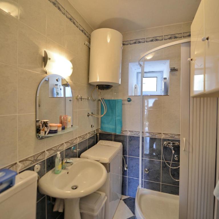 Apartments Goran - Three-Bedroom Apartment - 8