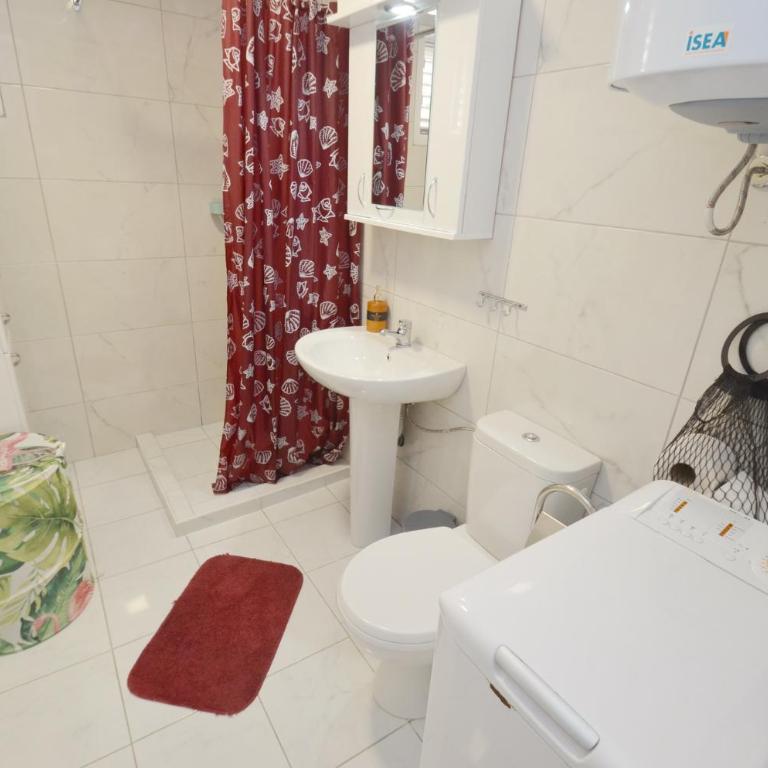 Sun Ray Apartments - One-Bedroom Apartment - 9