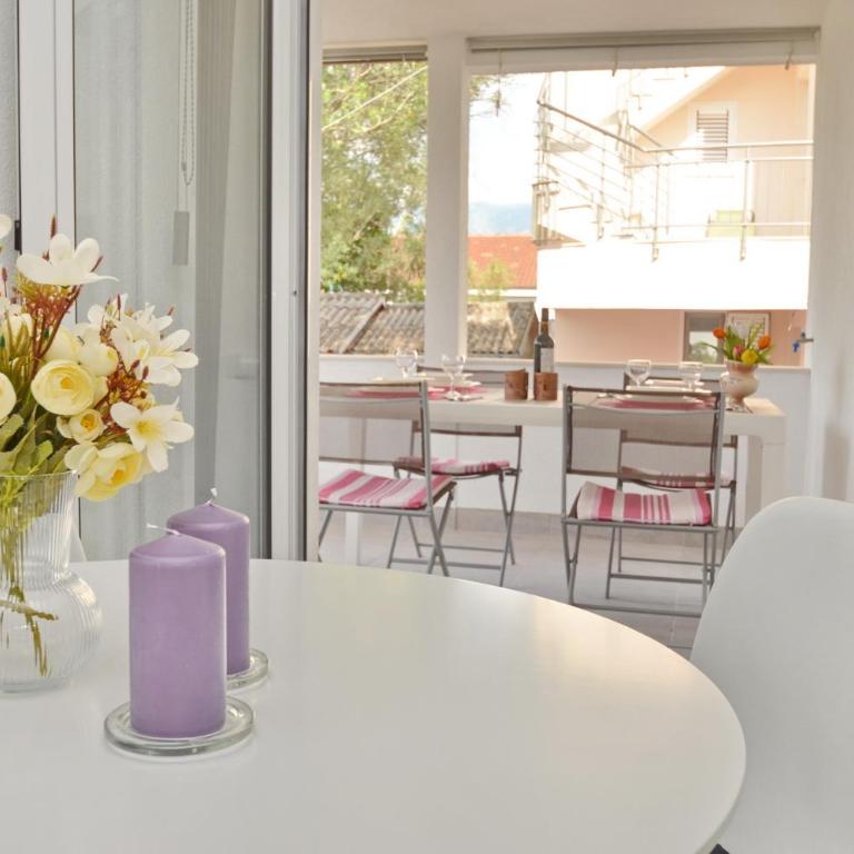 Sun Ray Apartments - One-Bedroom Apartment - 10