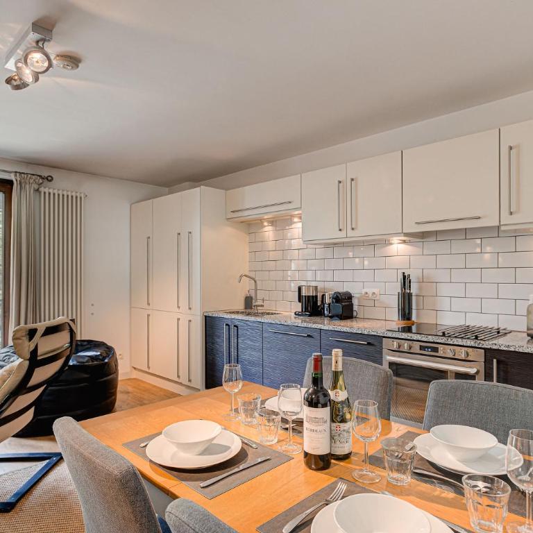 Apartment Cosmiques, Alpes Agency, Central Chamonix, Sleeps 4 - Appartement avec Vue sur la Montagne - 2
