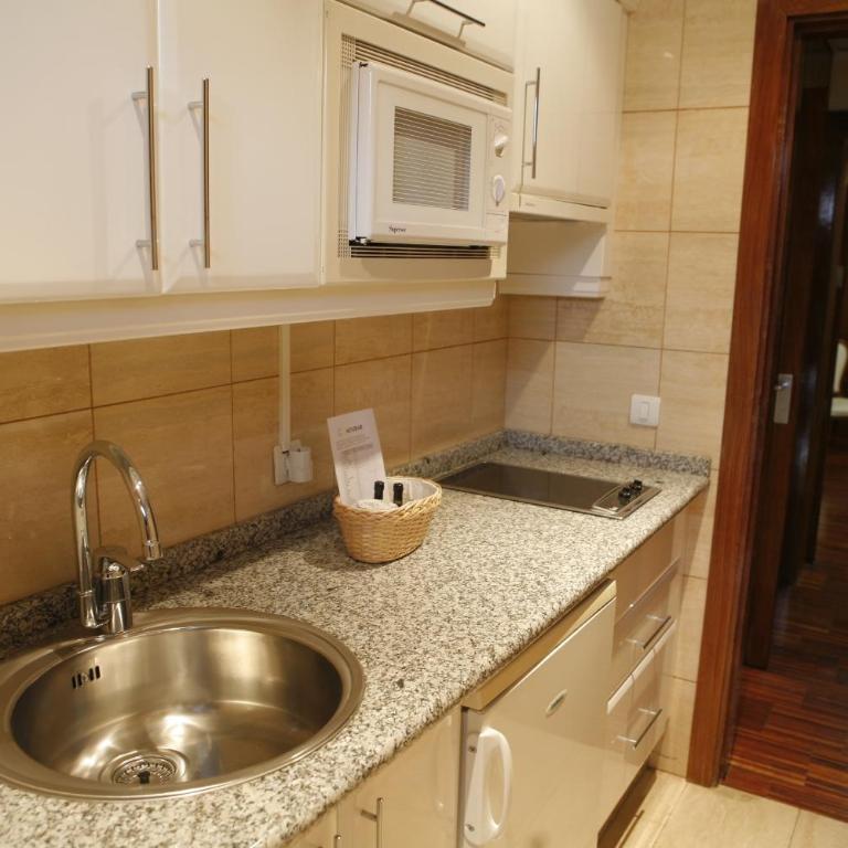 Hotel Escuela Santa Cruz - Habitación Familiar Superior - 1