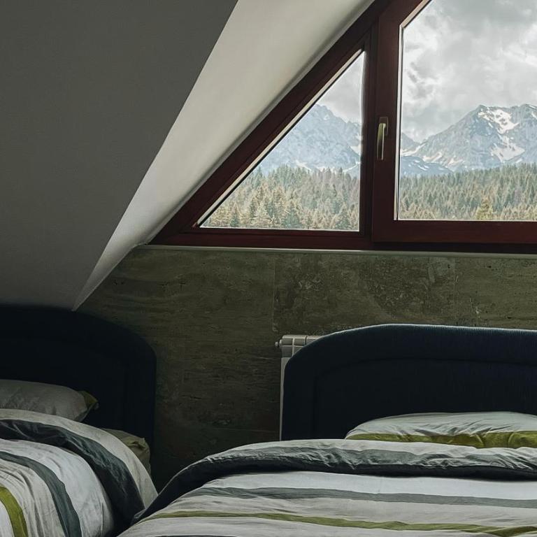 Apartment Loft - Three-Bedroom Premium Apartment with Balcony - 34