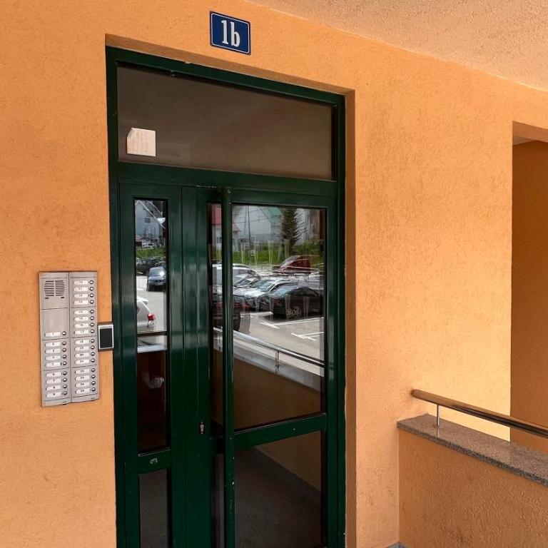 Apartment Loft - Three-Bedroom Premium Apartment with Balcony - 42