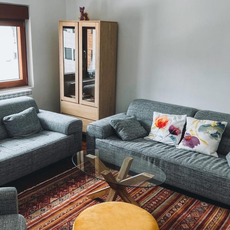 Apartment Loft - Three-Bedroom Premium Apartment with Balcony - 11