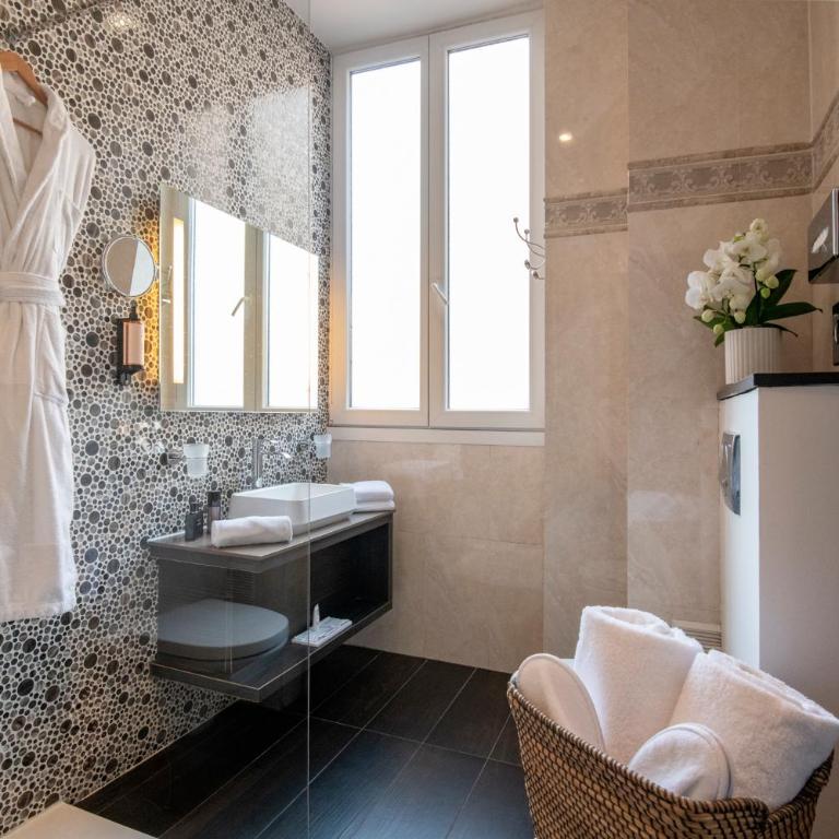 Best Western Plus Nice Cosy Hotel - Suite Lit Queen-Size Junior avec Balcon - Non-Fumeurs - 1