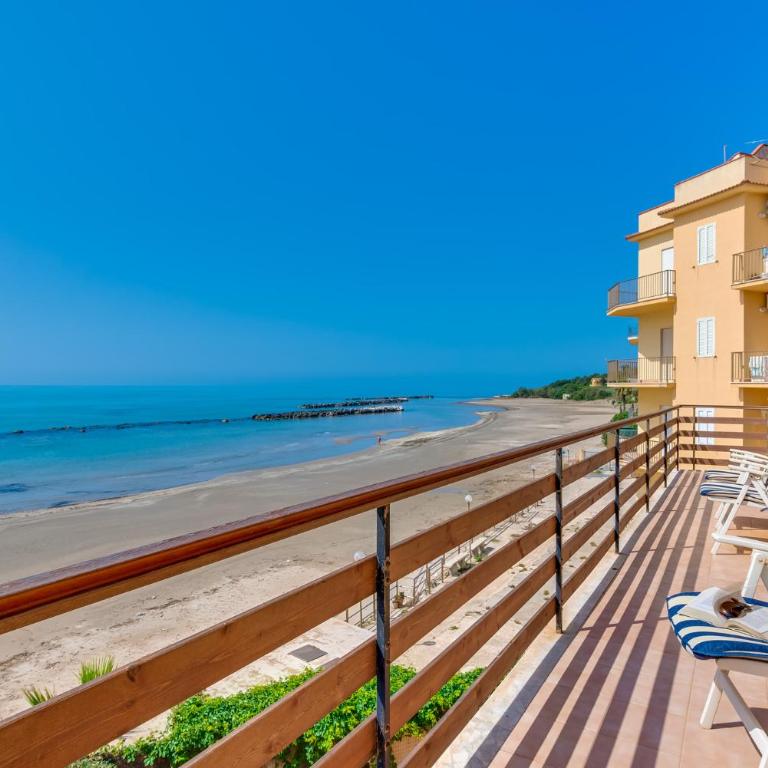 Fauci Holiday Home by Biddizzi Rari - Accesso diretto alla spiaggia, vista mare - Vacation Home - 3