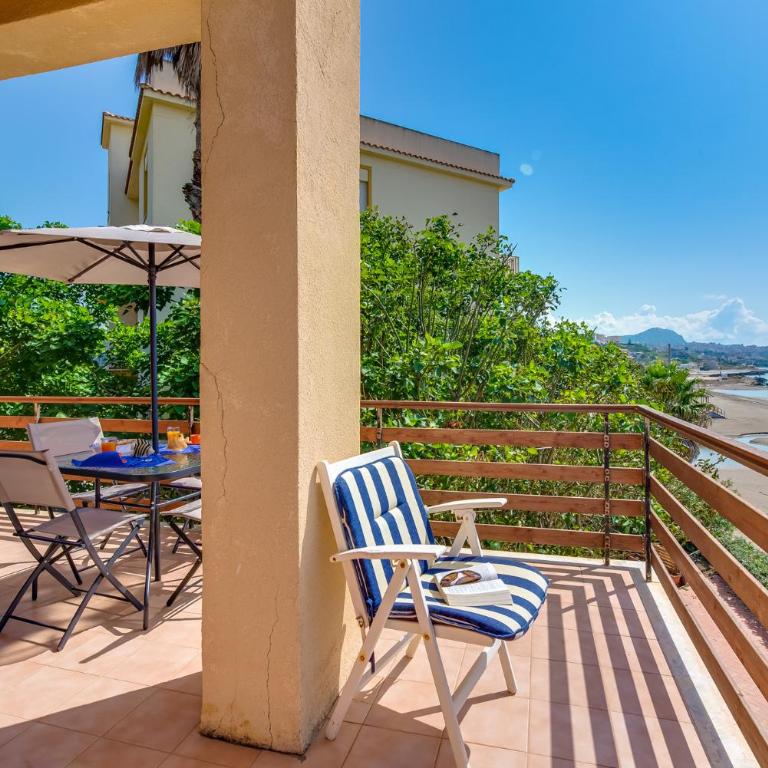 Fauci Holiday Home by Biddizzi Rari - Accesso diretto alla spiaggia, vista mare - Vacation Home - 13