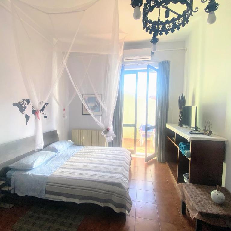 Teocle Beach rooms - Camera Tripla con Terrazza - 4