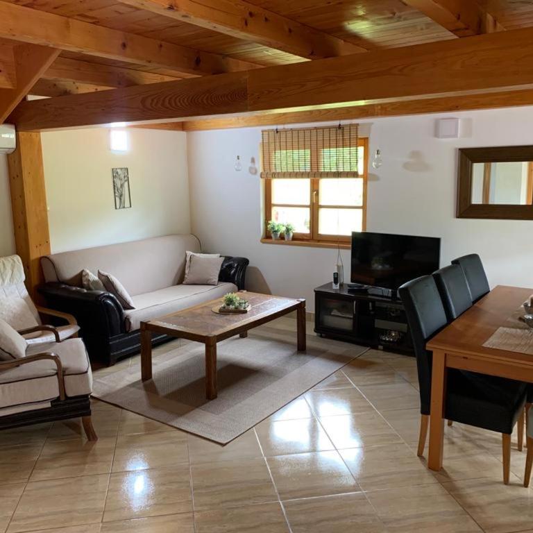 Unna-E Luxury House - Three-Bedroom House - 9