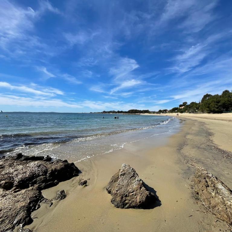 Appartement plage piscine et tennis inclus - One-Bedroom Apartment - 65