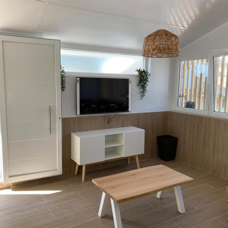 Apartamento Mistral 5, con piscina y parking. - Apartamento de 3 dormitorios - 3