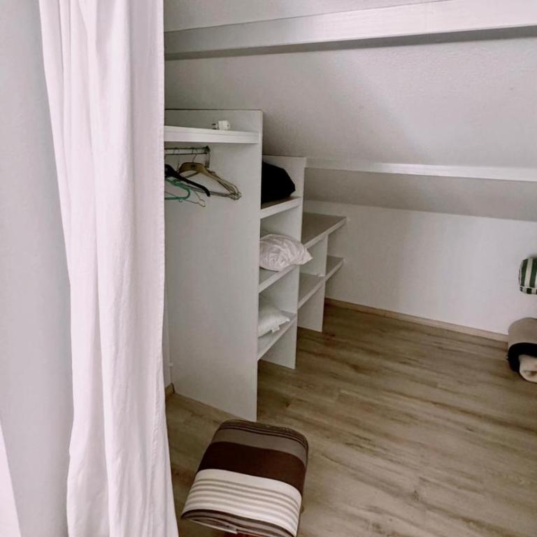 Location de charme T3 au 2e étage et dernier étage - Apartamento de 2 dormitorios - 35