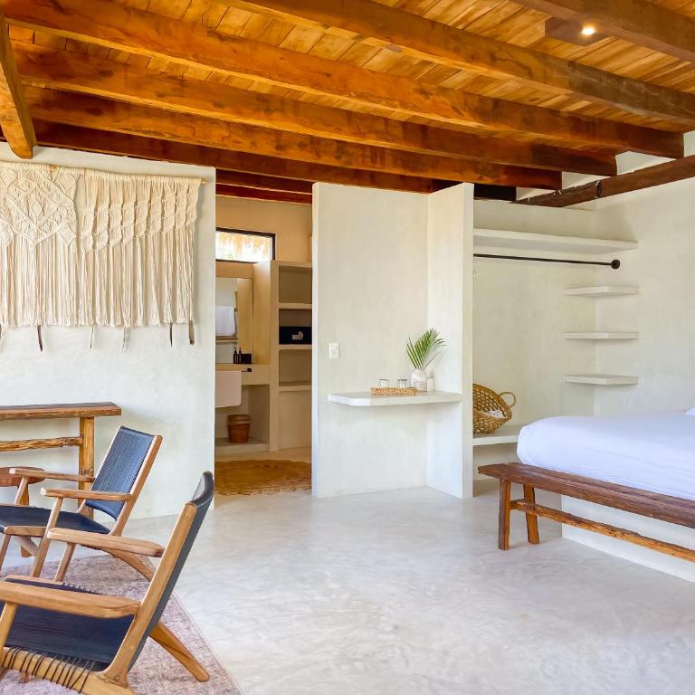Amansala Resort - Habitación Superior con cama extragrande - 5