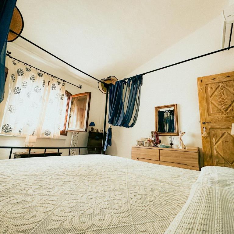 Sardinian Luxury Hospitality - Villa Fuli Rooms and more - Camera King con Vista Mare - 3