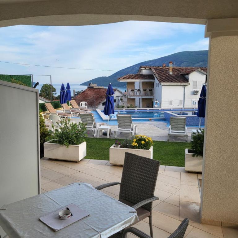 Apartmani Niksic - Two-Bedroom Apartment with Sea View - 4
