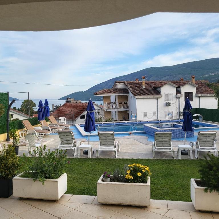 Apartmani Niksic - Two-Bedroom Apartment with Sea View - 11