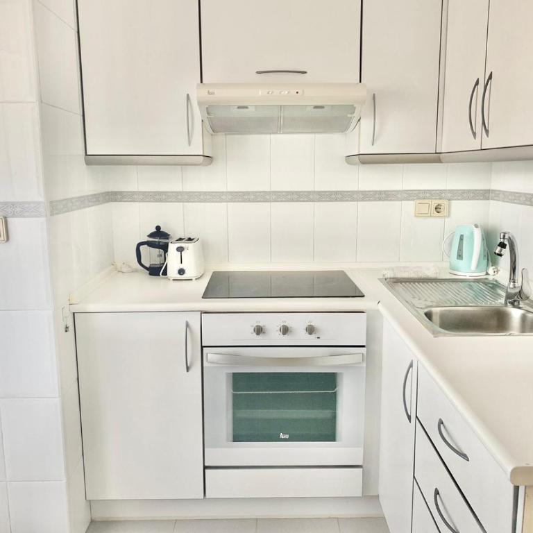 Apartamento Atenas Piscina 4 pax, Inmobiliaria Leo Playa de San Juan - One-Bedroom Apartment - 12