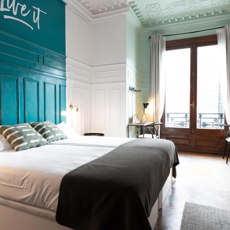 Live it Madrid Gran Vía - Standard Twin Room with Shared Bathroom - 3