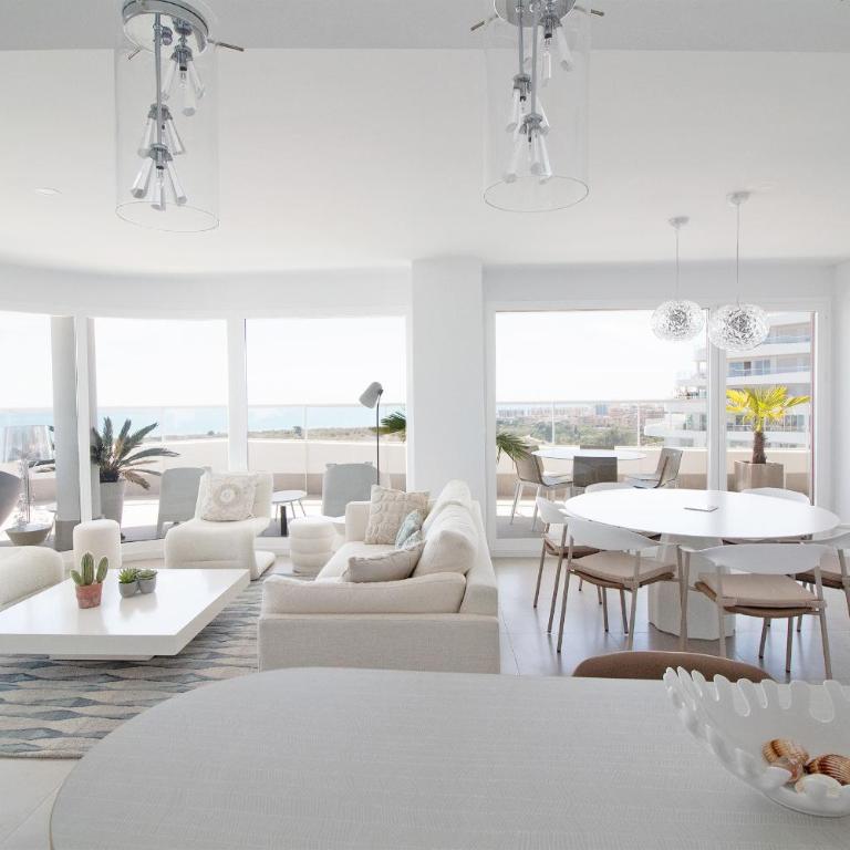 Global Vacacional, Apartamento con piscina privada y terraza con vistas a la costa - Apartment mit Meerblick - 2